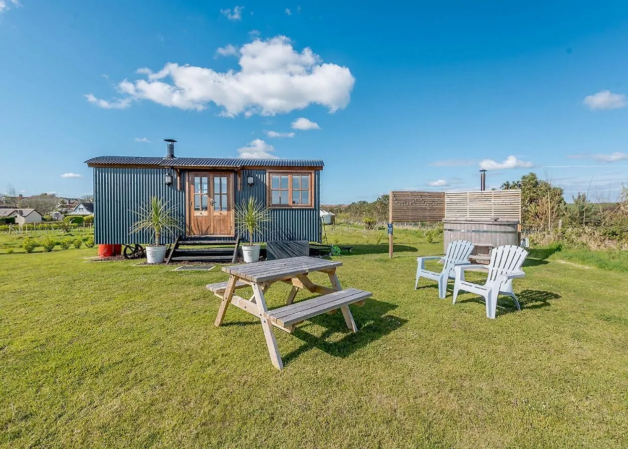 Headland Escape Glamping * Tenby