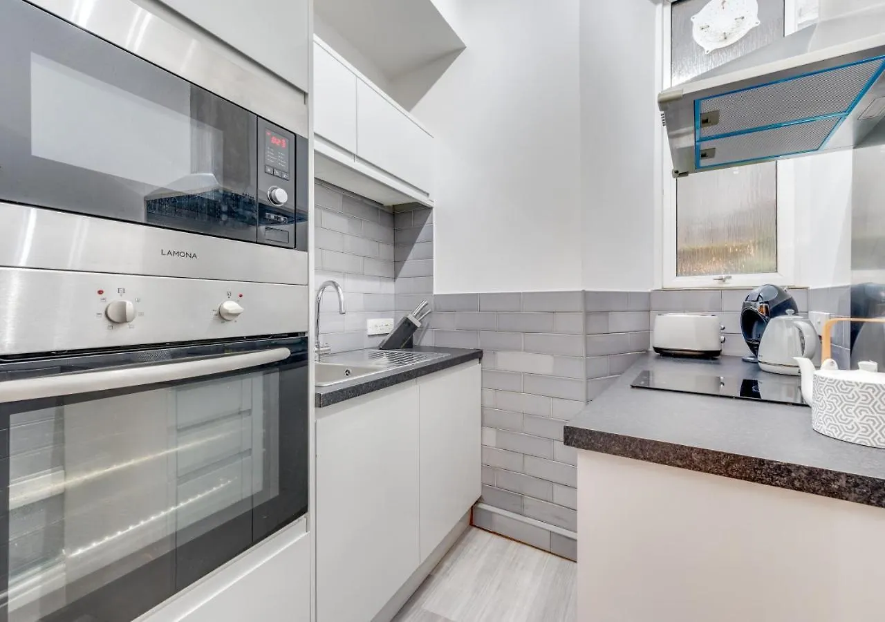 1 Sparta House Apartment