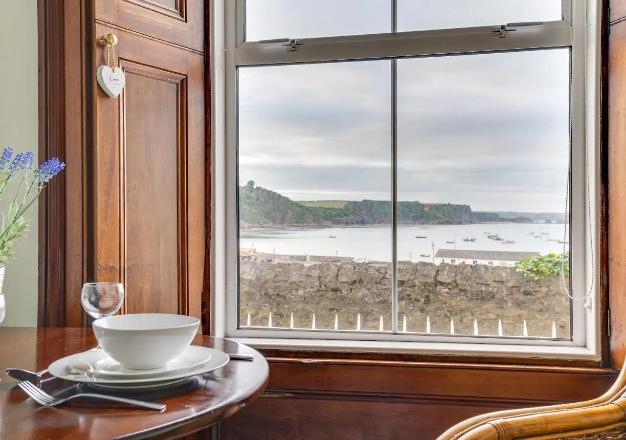 1 Sparta House Tenby