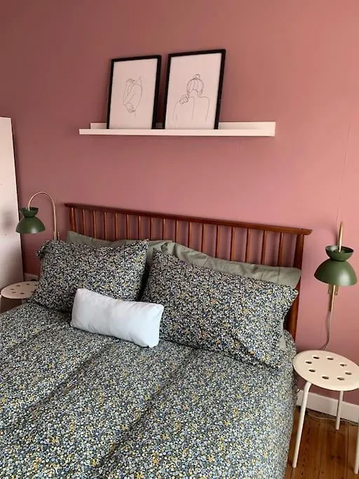 2 Bed Flat With Parking, Pet Apartment