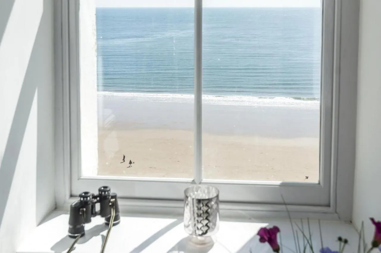 The Penthouse - Luxury 1 Bed - Panorama - * Tenby