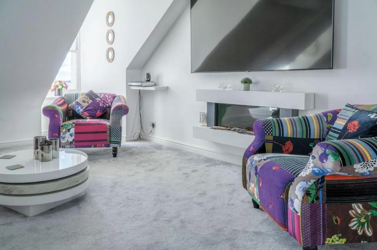 The Penthouse - Luxury 1 Bed - Panorama - Apartment Tenby