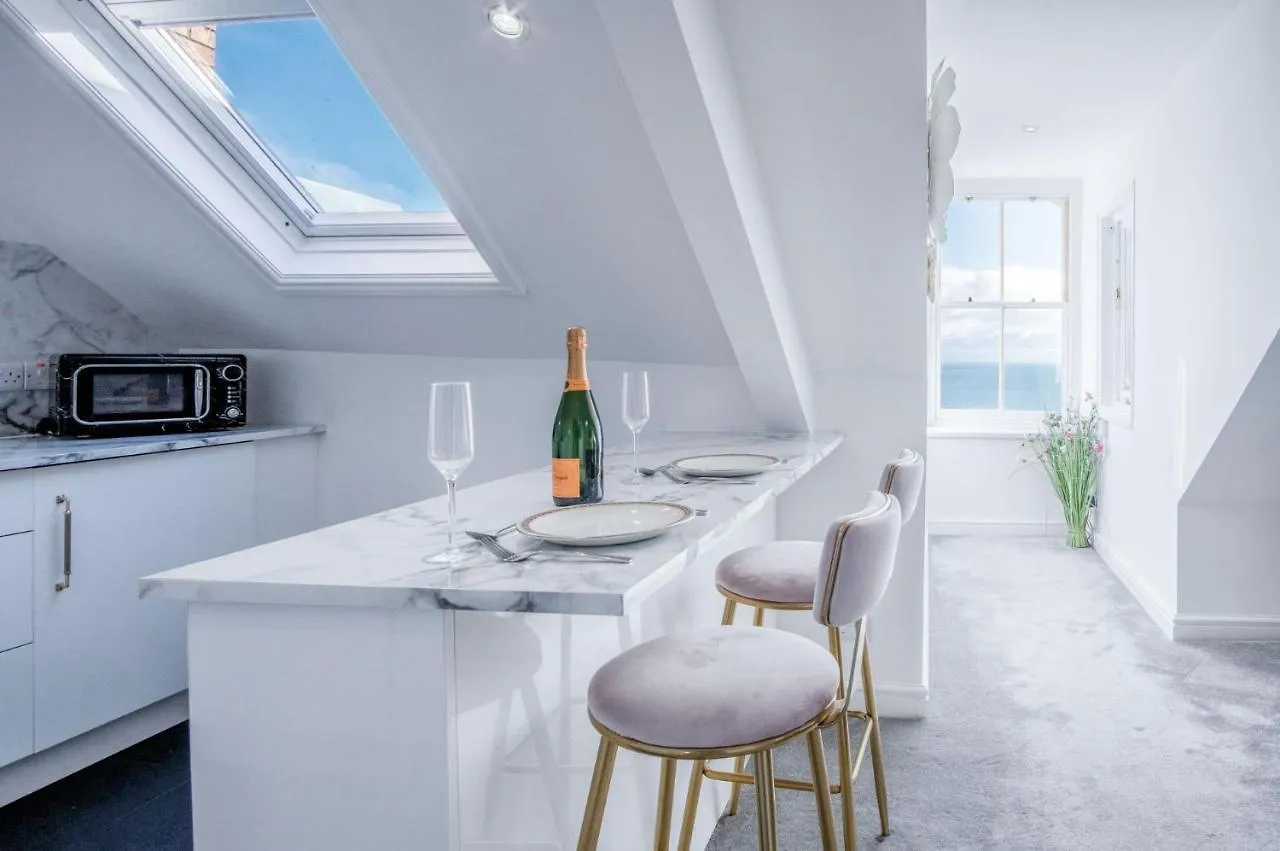 The Penthouse - Luxury 1 Bed - Panorama - Apartment *