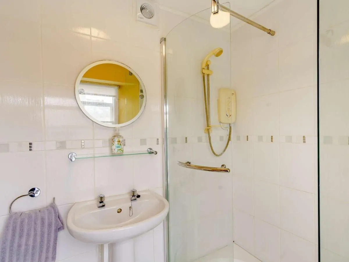 1 Bed In 83320 Apartment *