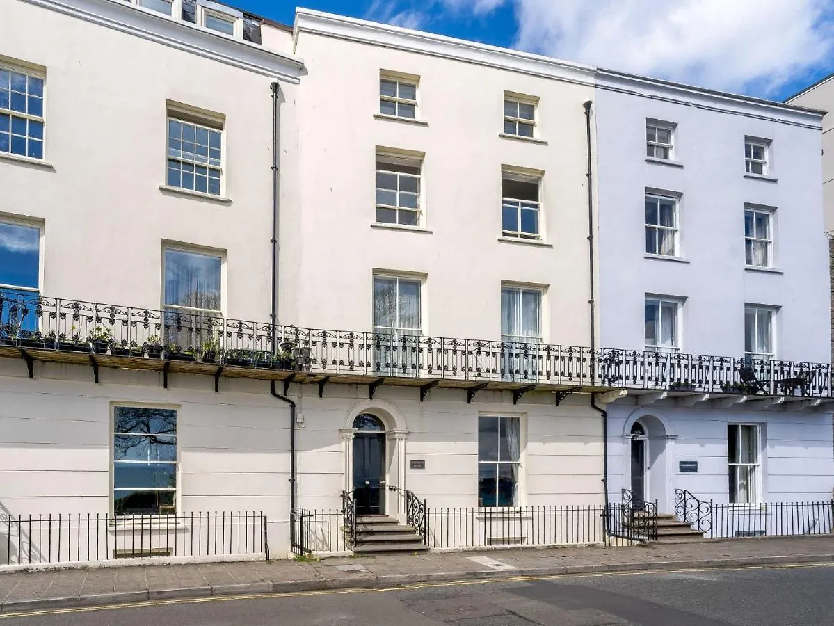 3 Bed In Fb199 * Tenby