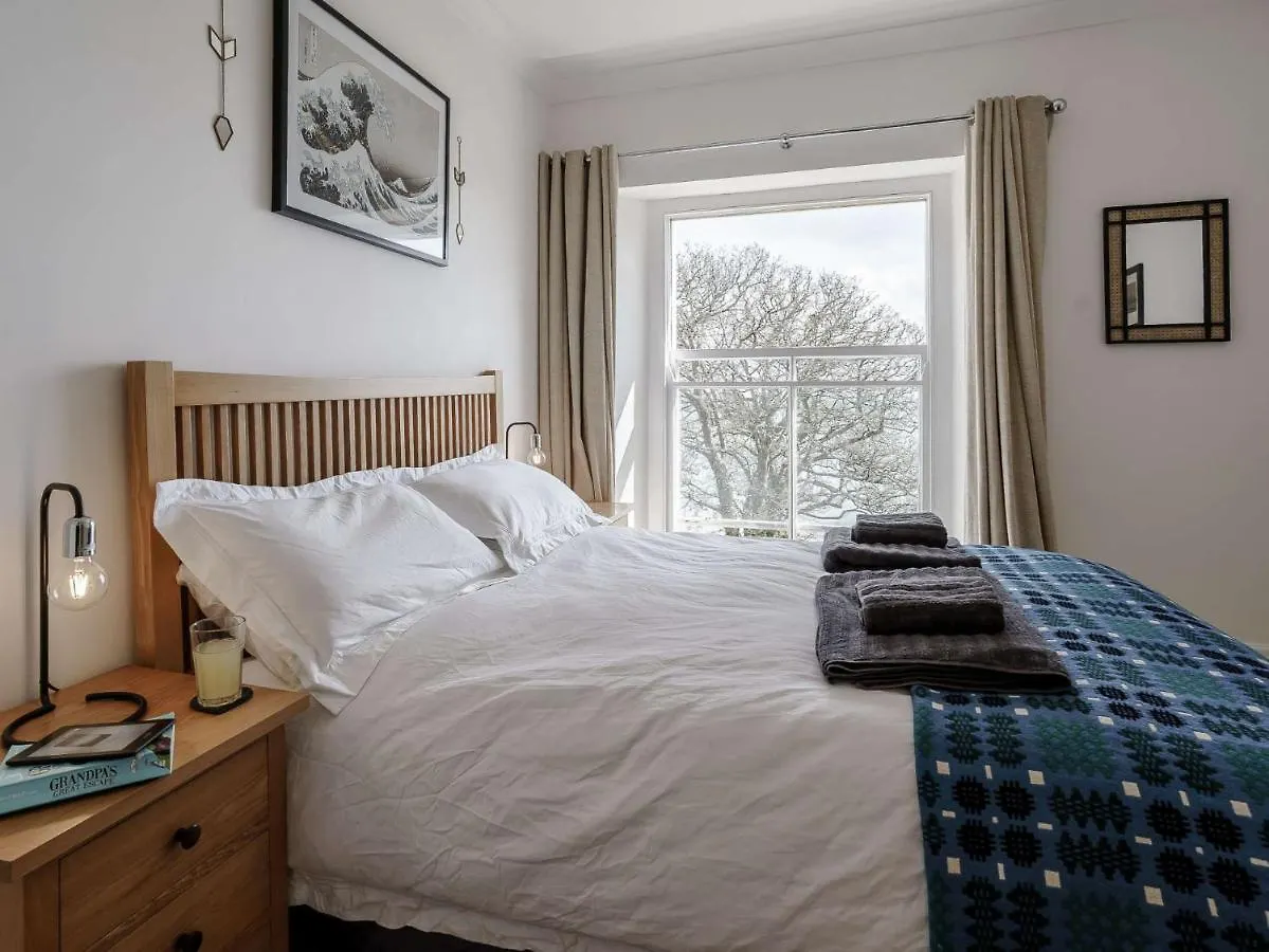 3 Bed In Fb199 * Tenby