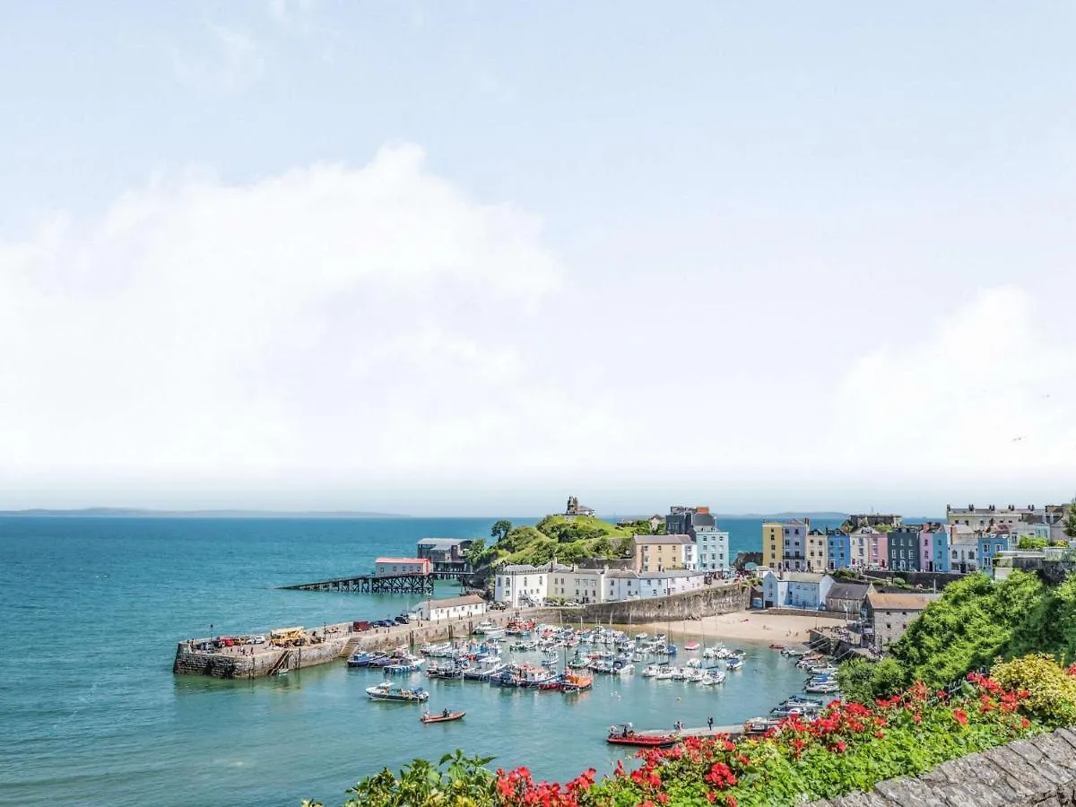 3 Bed In 86574 Holiday home Tenby