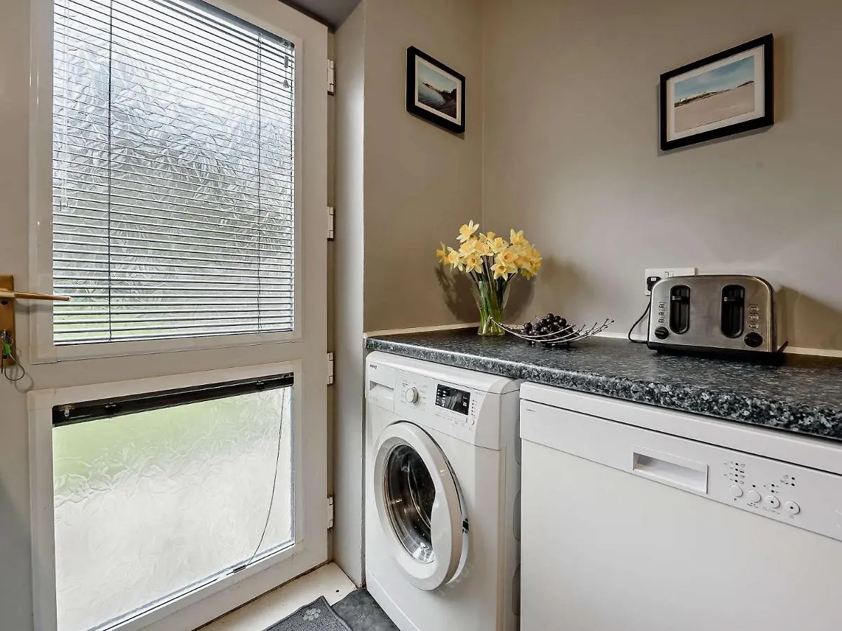 3 Bed In Fb063 Tenby