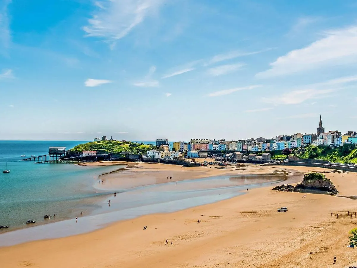 3 Bed In Fb063 Holiday home Tenby