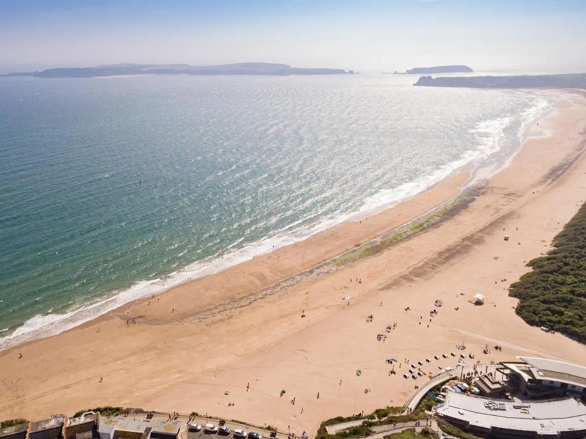 2 Bed In Fb285 * Tenby