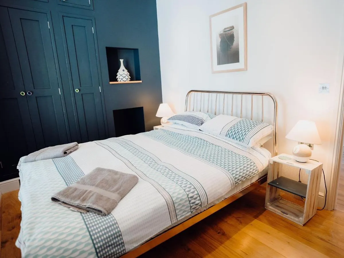 2 Bed In Fb285 Apartment Tenby