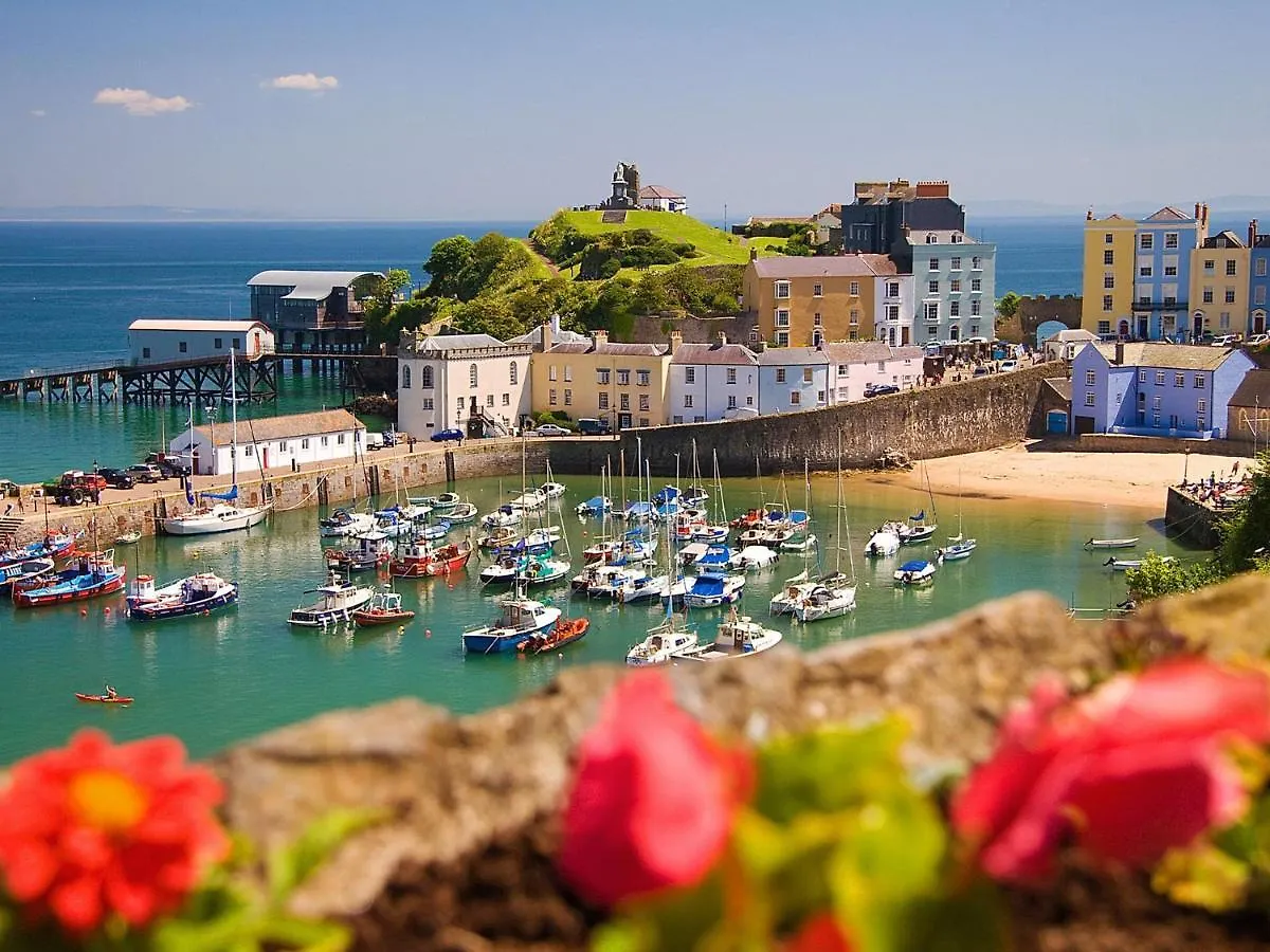 2 Bed In Fb285 Tenby