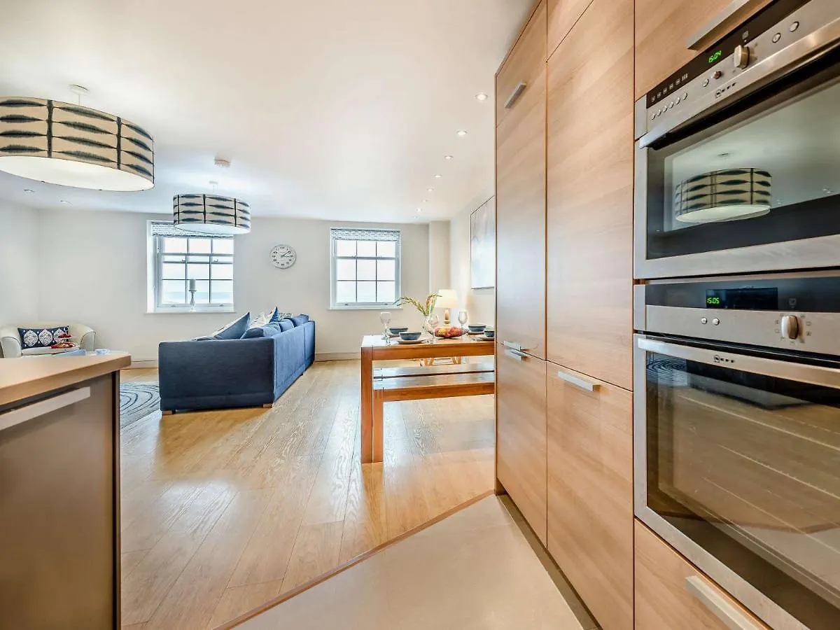 Apartment 2 Bed In Fb061