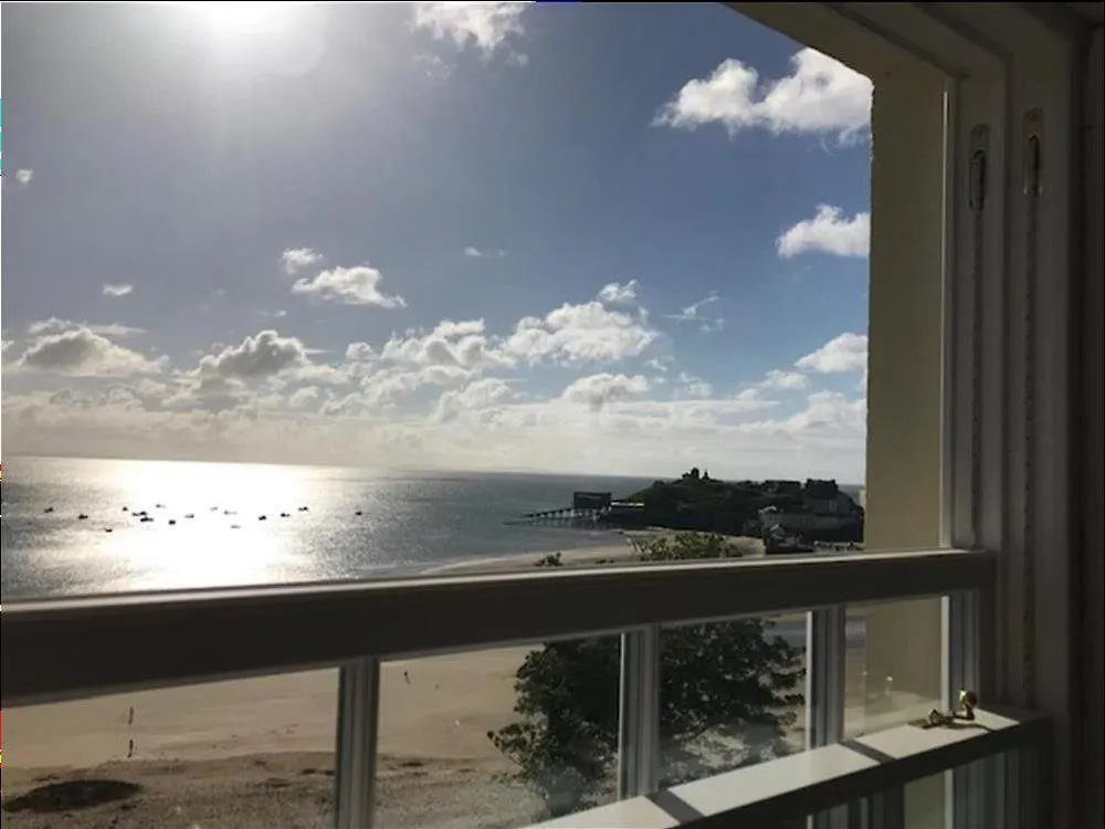 2 Bed In Fb164 * Tenby