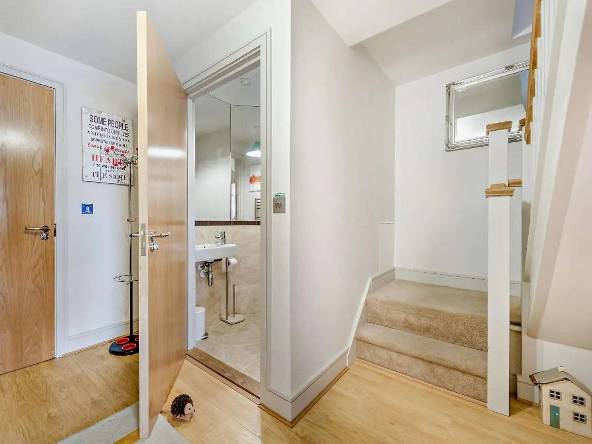 Apartment 2 Bed In Fb061 *