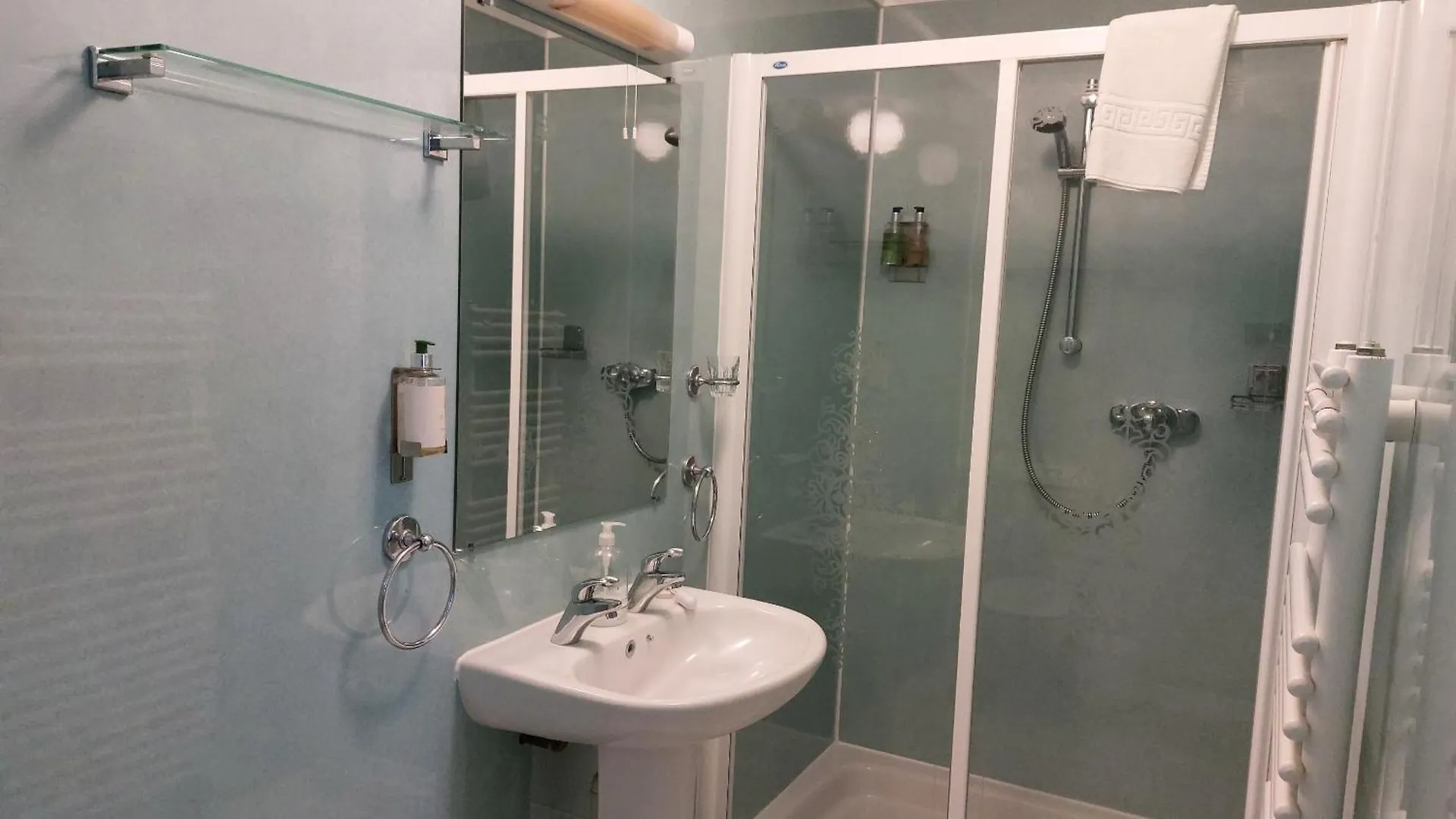 Southcliff Bed & Breakfast 4*