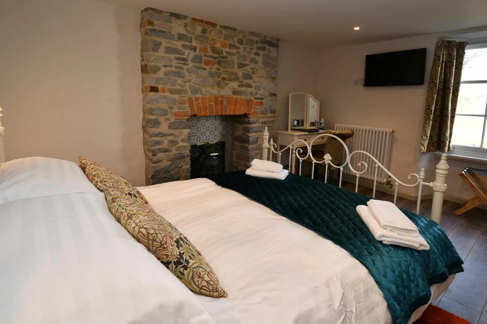 Carew Inn