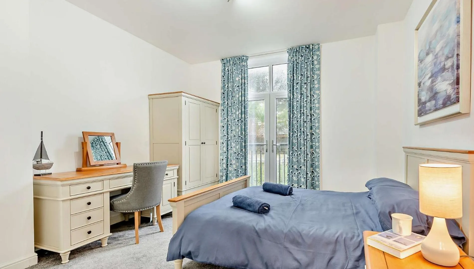 2 Bed In 94175 * Tenby