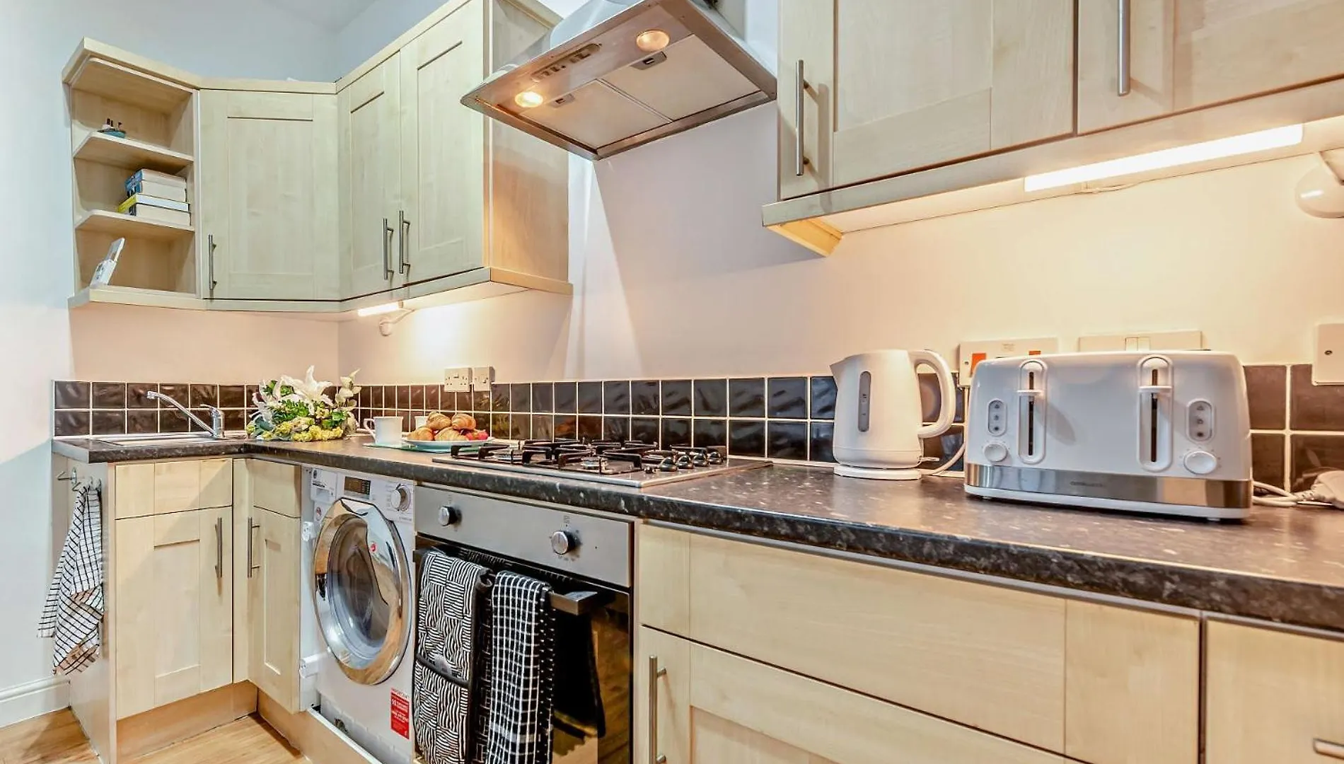 2 Bed In 94175 Holiday home Tenby