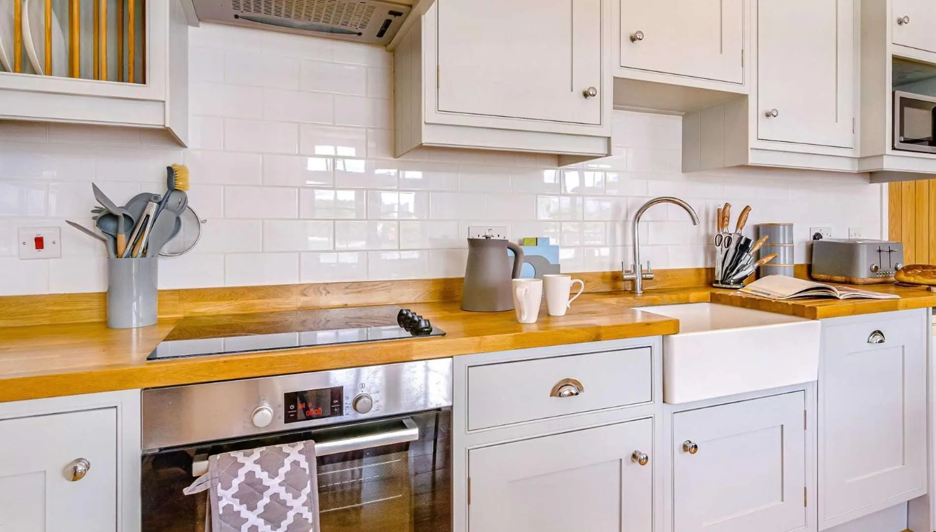 2 Bed In 88608 Holiday home Tenby
