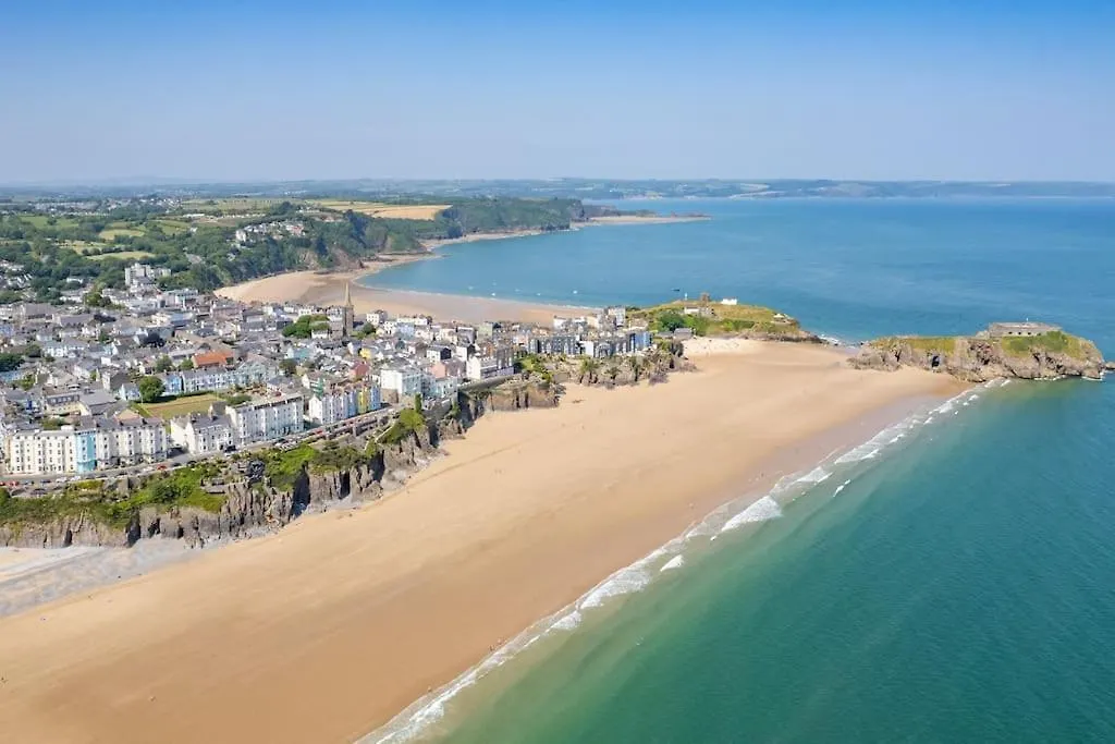 Holiday home Archways Tenby