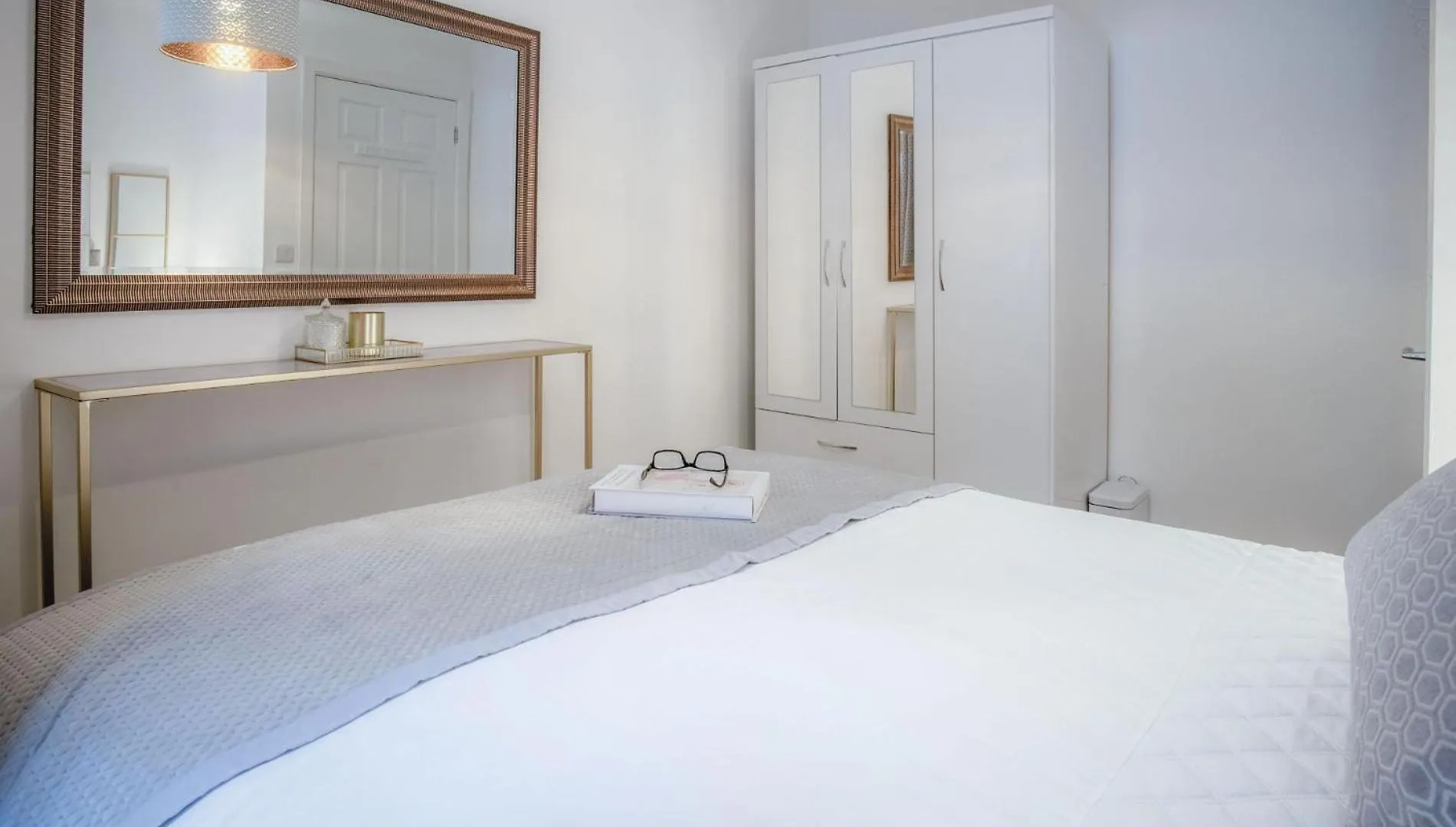 Luxurious Charlton Mews - 2 Bed - Tenby