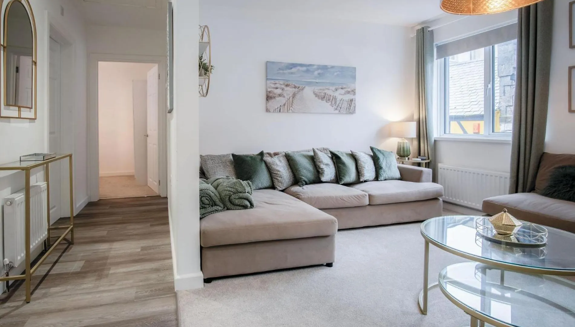 Luxurious Charlton Mews - 2 Bed -