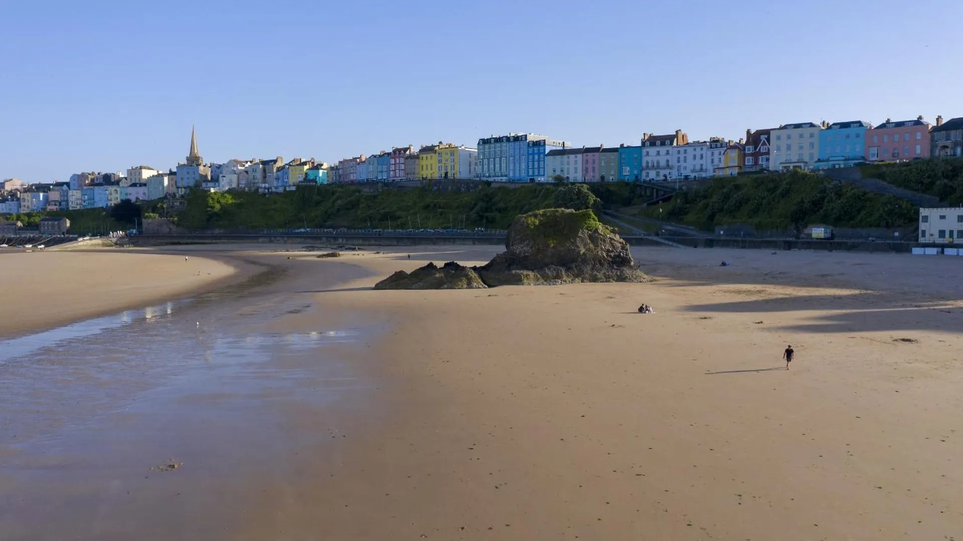 South Seas * Tenby