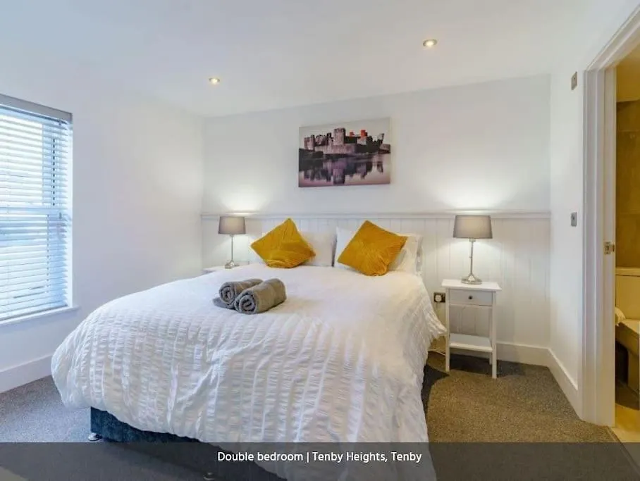 Heights, 5 En-suites, Parking & Garden Holiday home