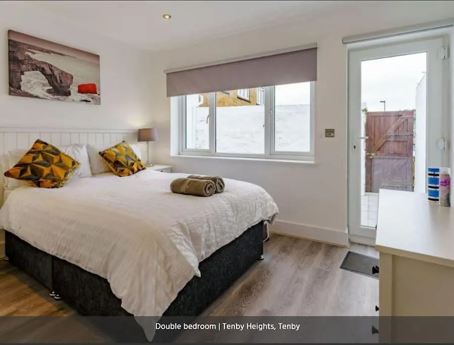 Heights, 5 En-suites, Parking & Garden