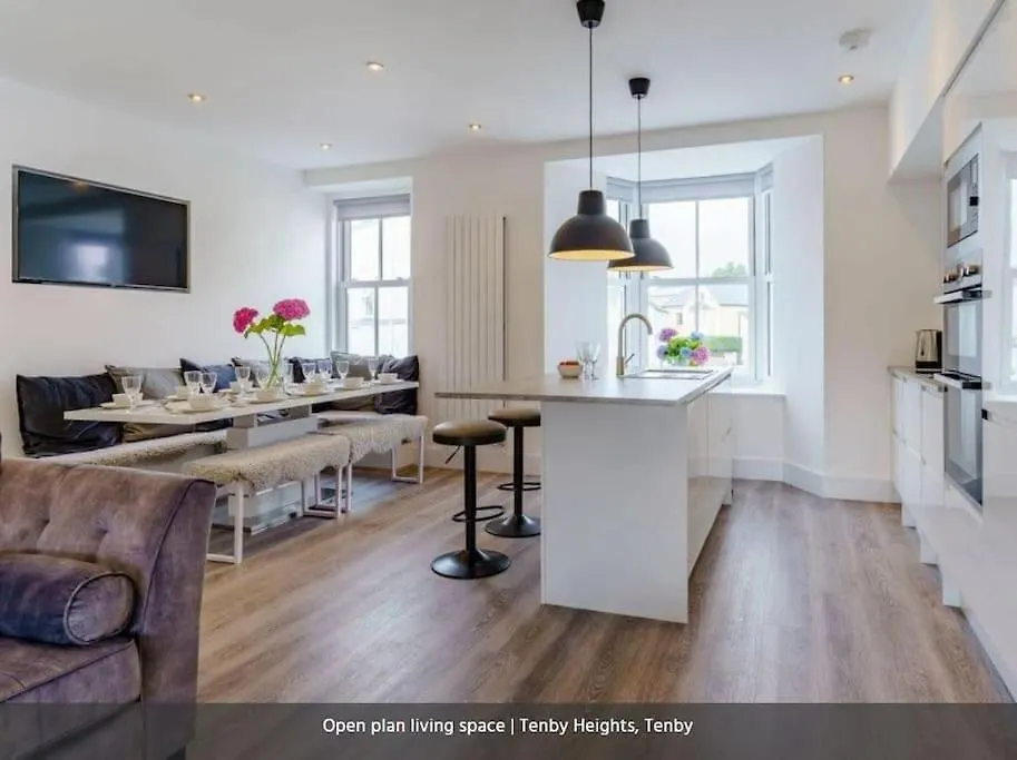 Heights, 5 En-suites, Parking & Garden