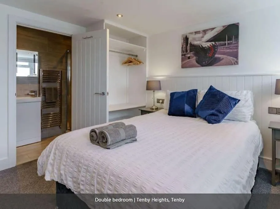 Heights, 5 En-suites, Parking & Garden Tenby