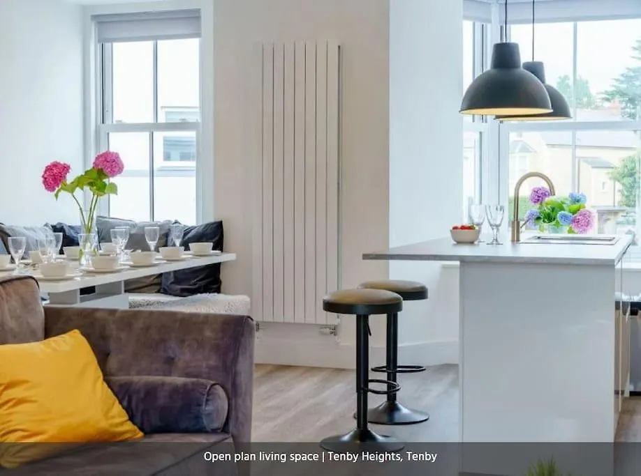 Holiday home Heights, 5 En-suites, Parking & Garden Tenby