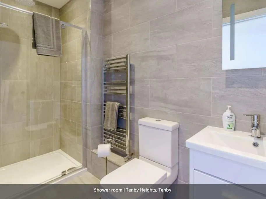 Holiday home Heights, 5 En-suites, Parking & Garden *