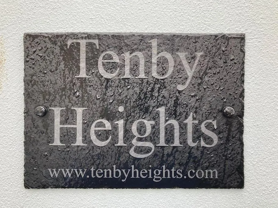 Holiday home Heights, 5 En-suites, Parking & Garden