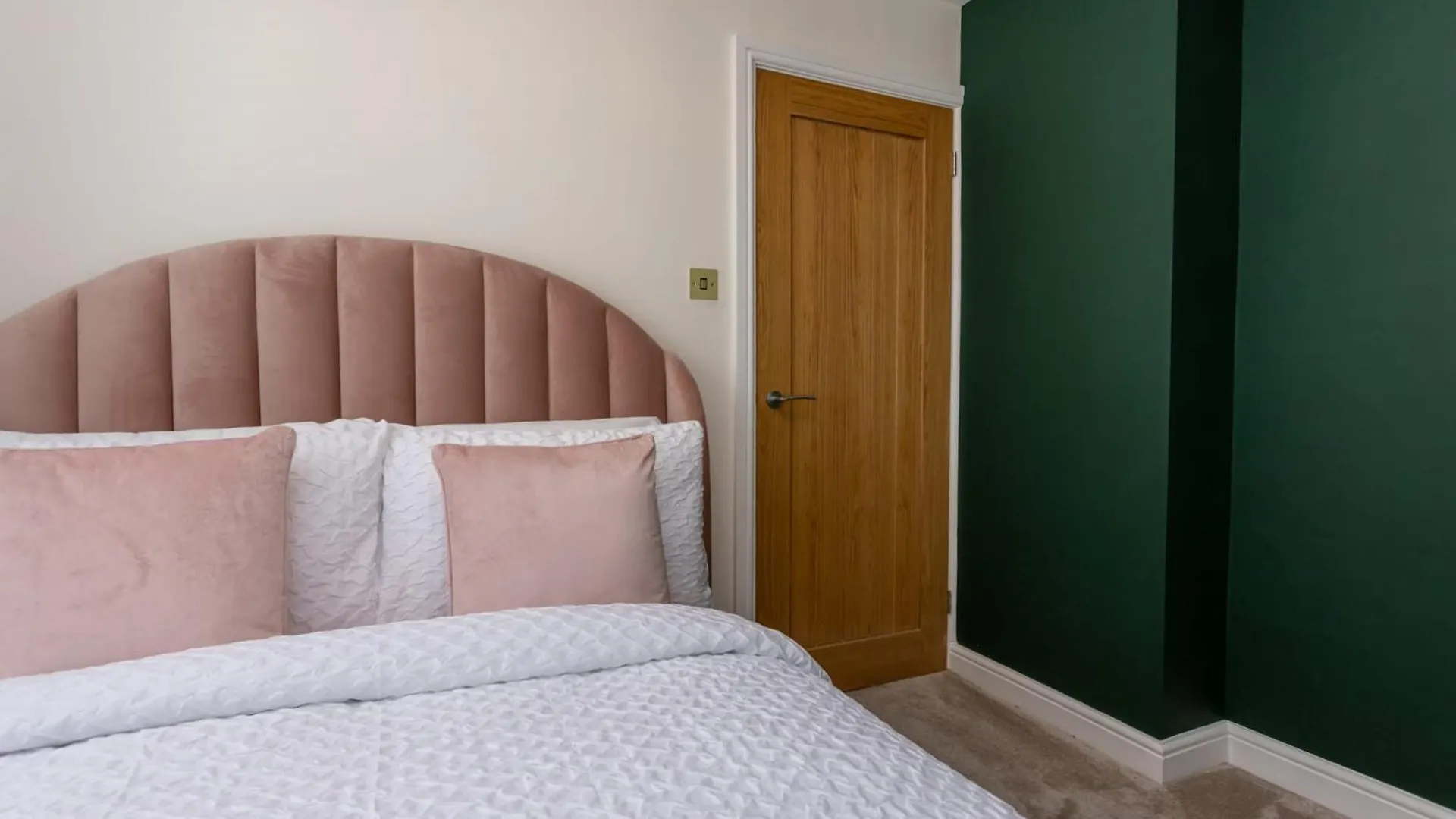 The Rossea - * Tenby