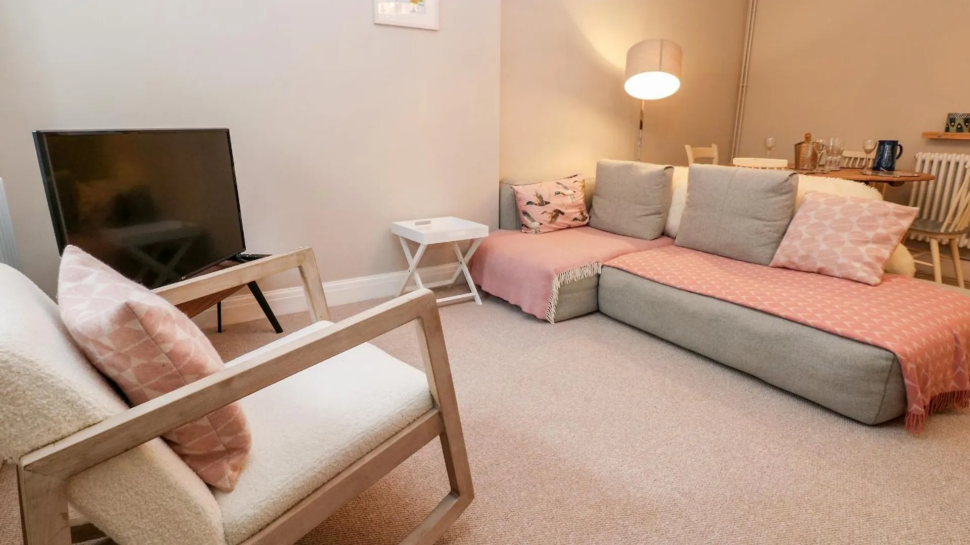 Flat 1, Belmont