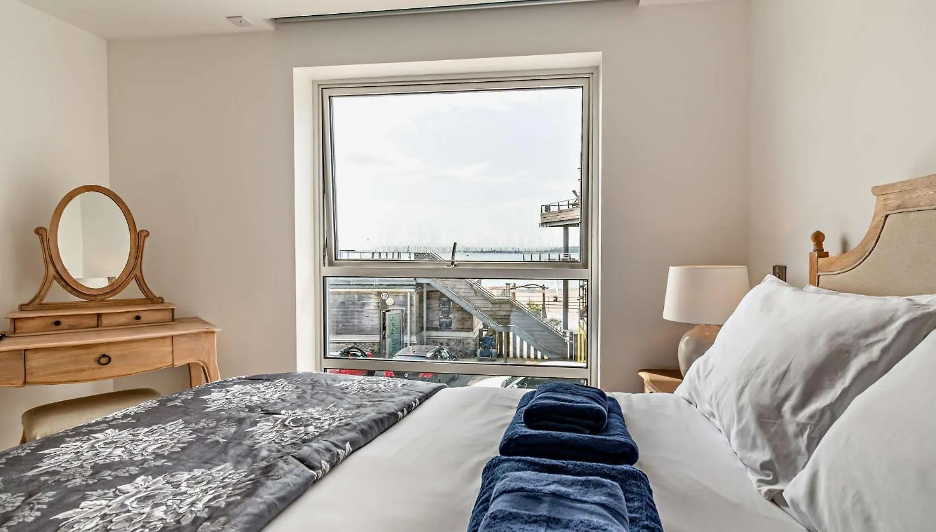 2 Bed In Fb292 * Tenby