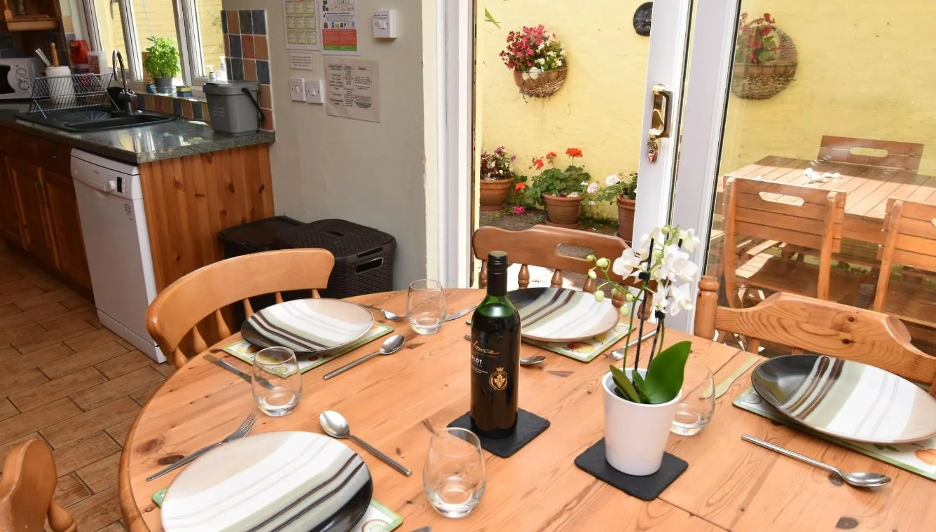 6 Bed In Fb220 Holiday home Tenby