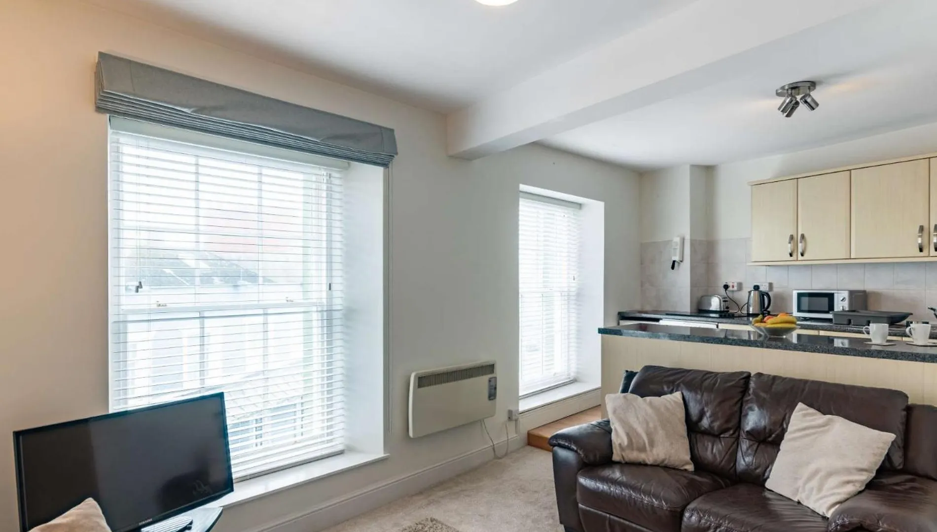 2 Bed In 83211 Tenby