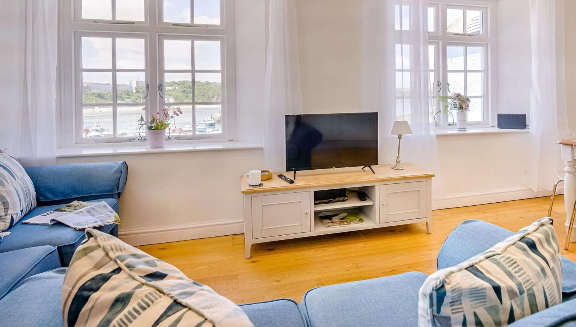 2 Bed In 88608 Holiday home Tenby