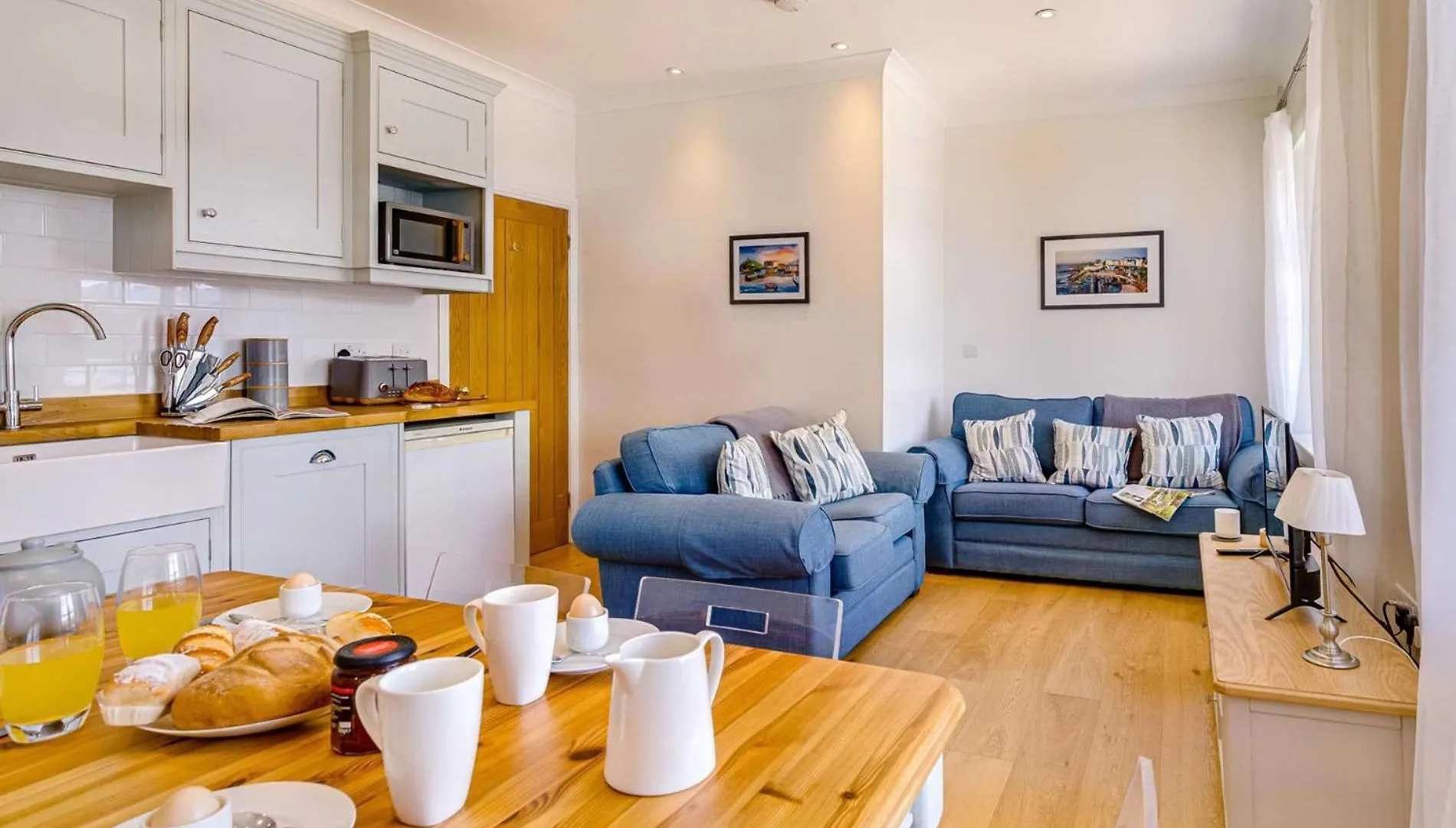 2 Bed In 88608 * Tenby