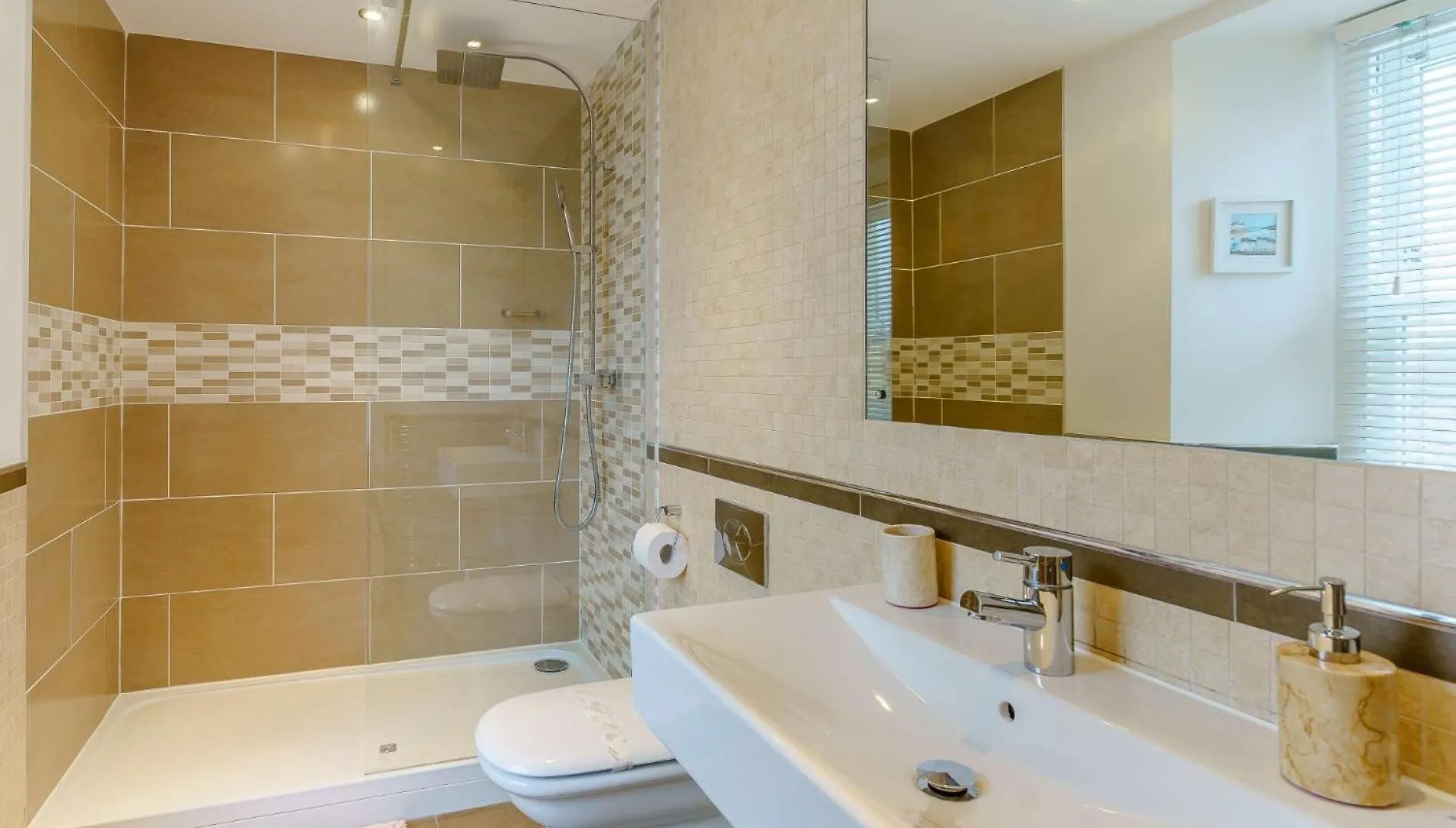 3 Bed In Fb273 * Tenby