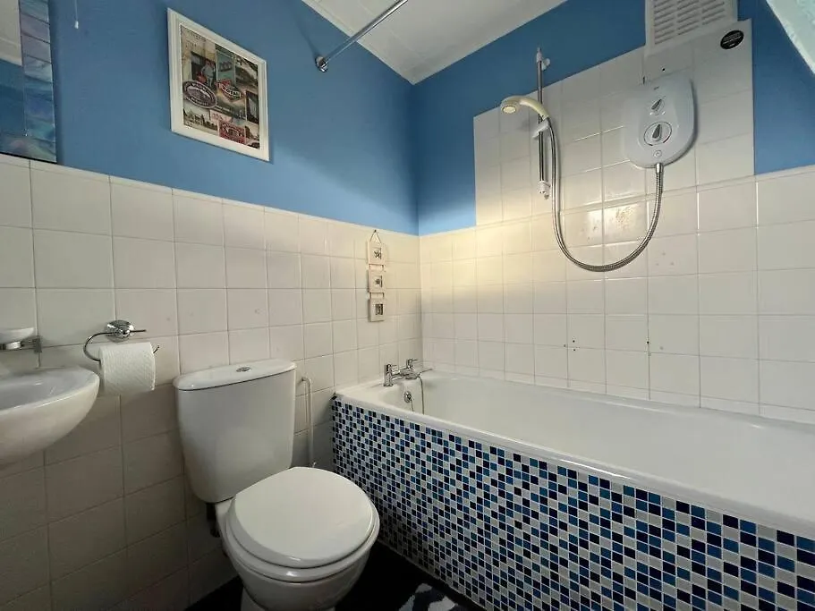 Apartment 2 Bedroom Seaview