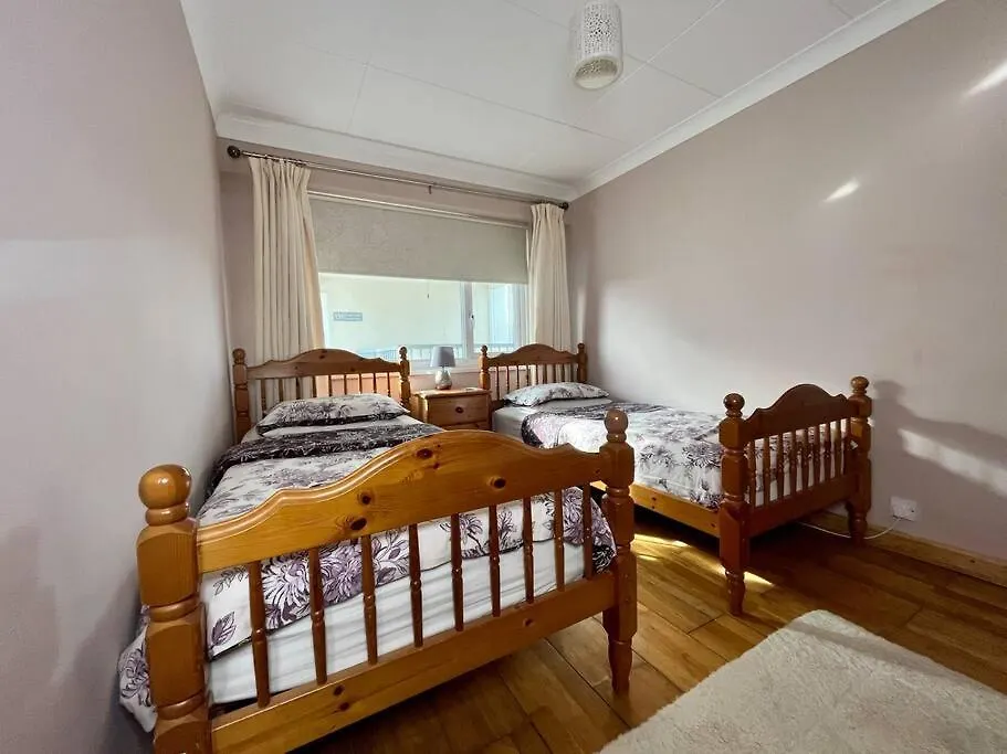 2 Bedroom Seaview Apartment *