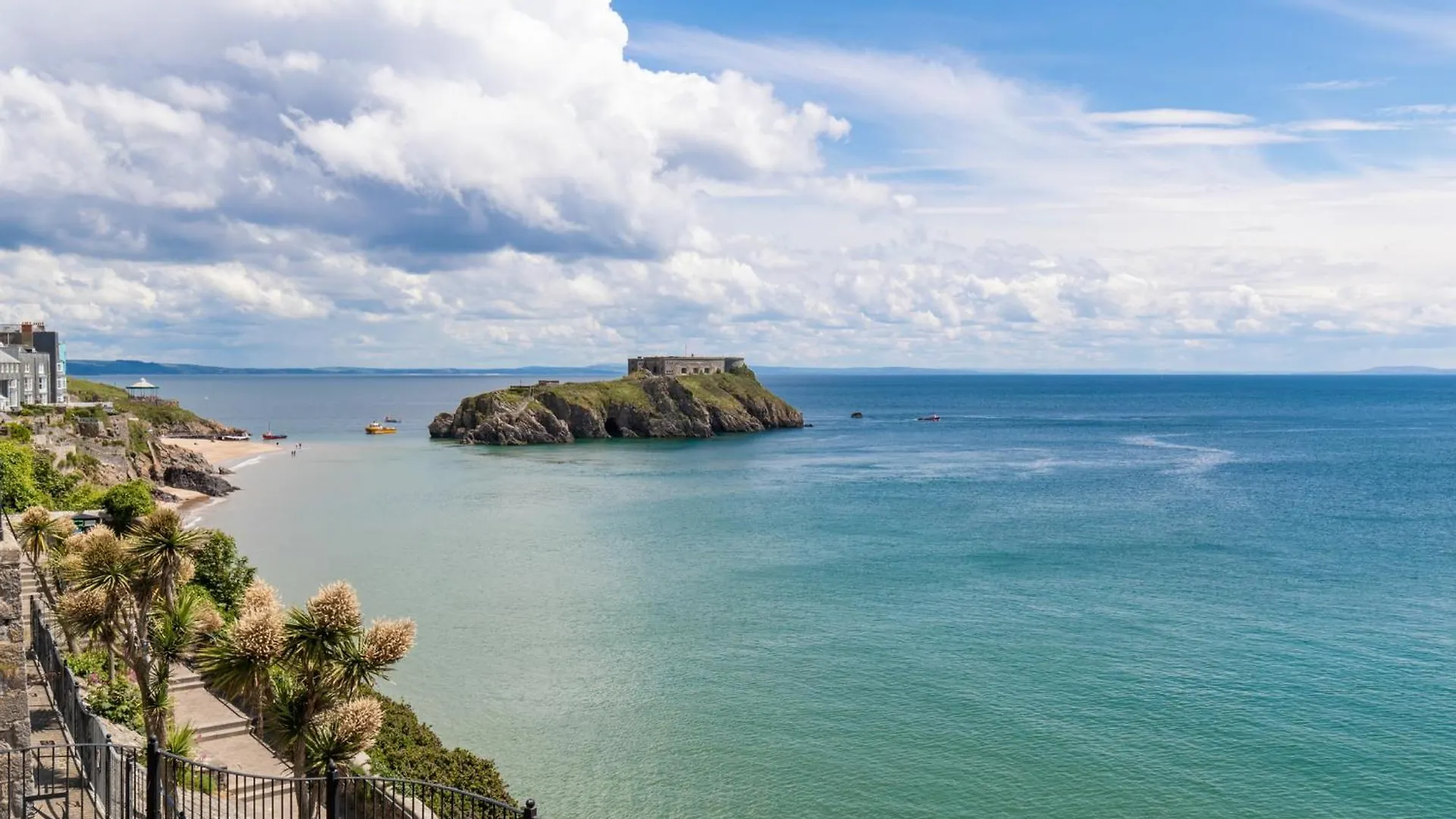 Spinnaker - Close To Town Sea Views Apartment *