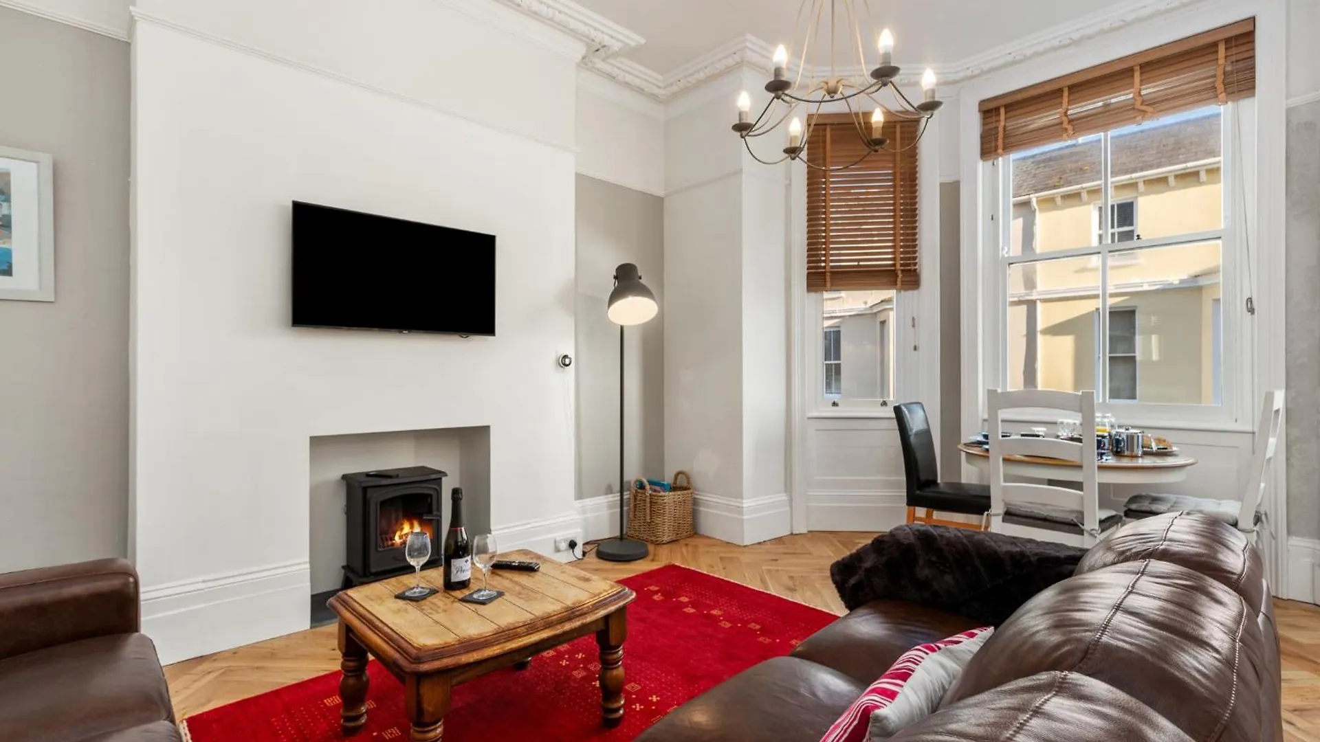 Spinnaker - Close To Town Sea Views * Tenby