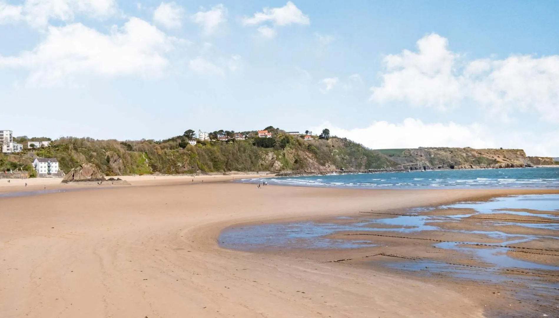 2 Bed In Fb115 Apartment Tenby