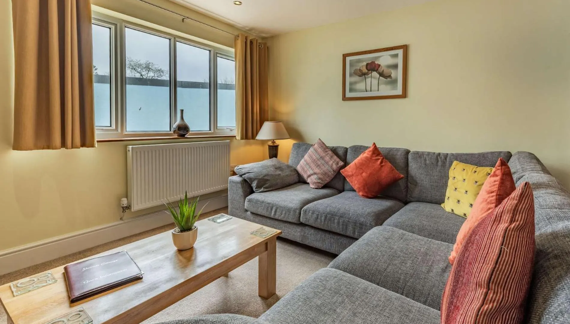 2 Bed In Fb219 Ferienhaus Tenby