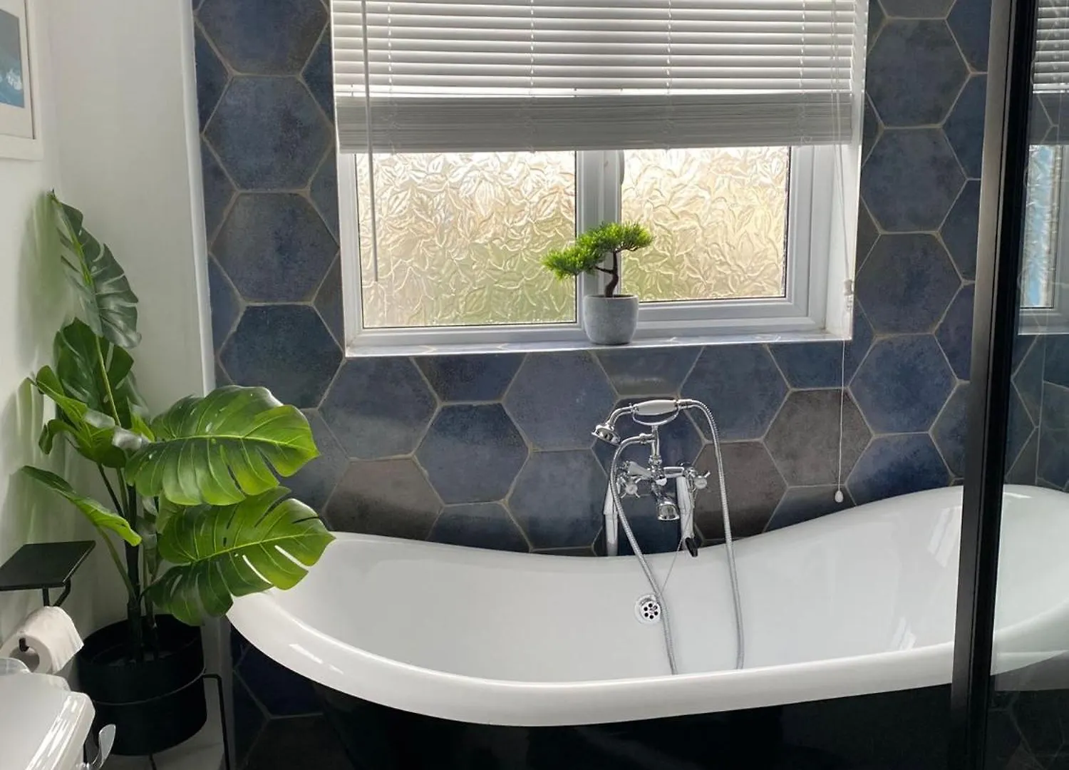 Lobster - Stylish 3 Bedroom In Heart Of Town, Pembrokeshire * Tenby